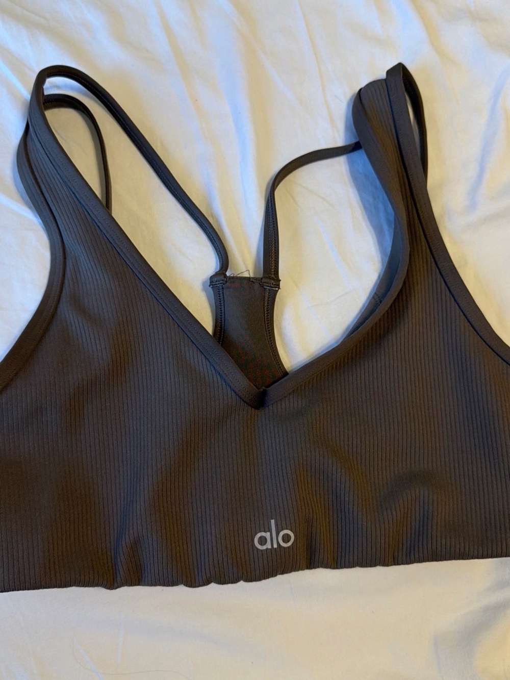 ALO Yoga Ribbed V-Neck Sport Bra - Olive